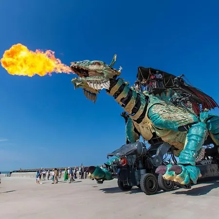 Appartement Bord De Plage.magnifique Face Mer. *