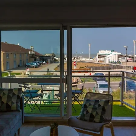 Appartement Bord De Plage.magnifique Face Mer. *