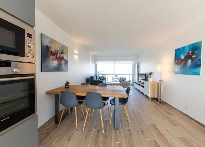 Bord De Plage.magnifique Face Mer.