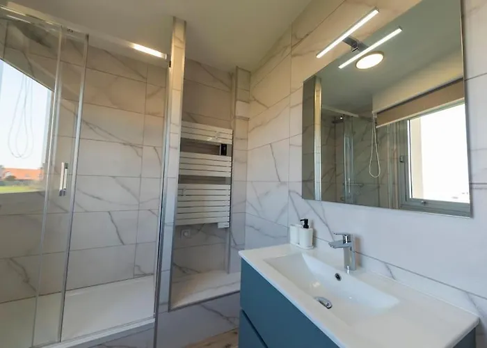 Appartement Bord De Plage.magnifique Face Mer.