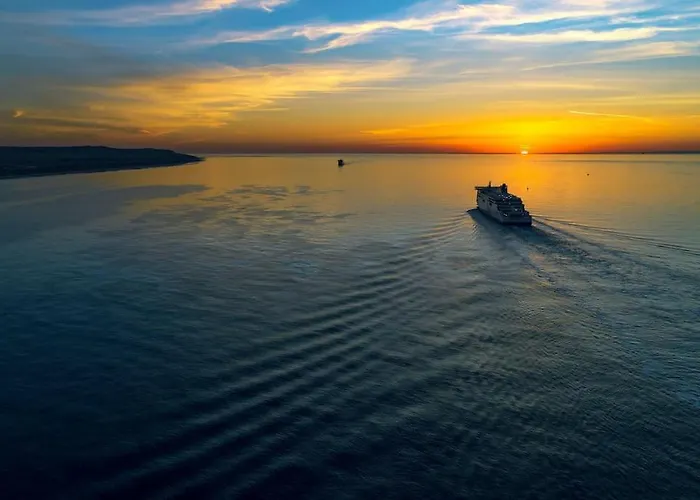 Appartement Bord De Plage.magnifique Face Mer. *