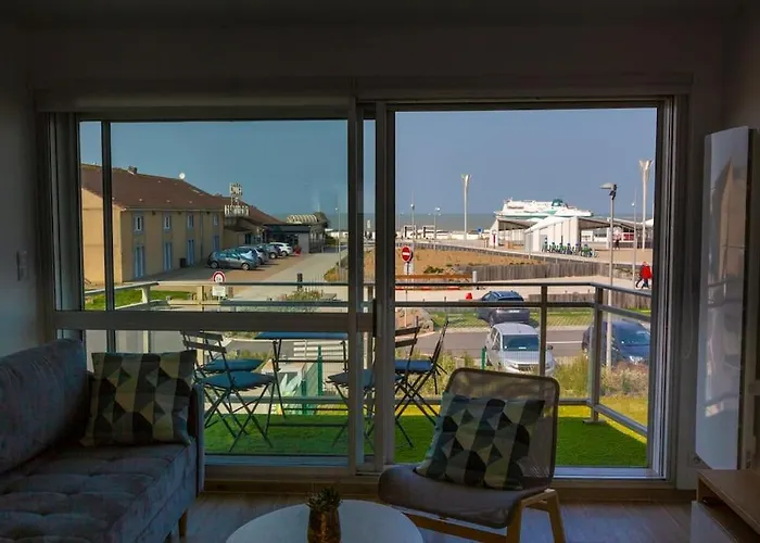 Appartement Bord De Plage.magnifique Face Mer. *